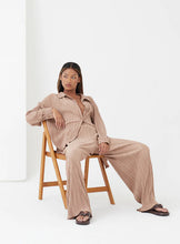 Load image into Gallery viewer, Plisse and Thank you
